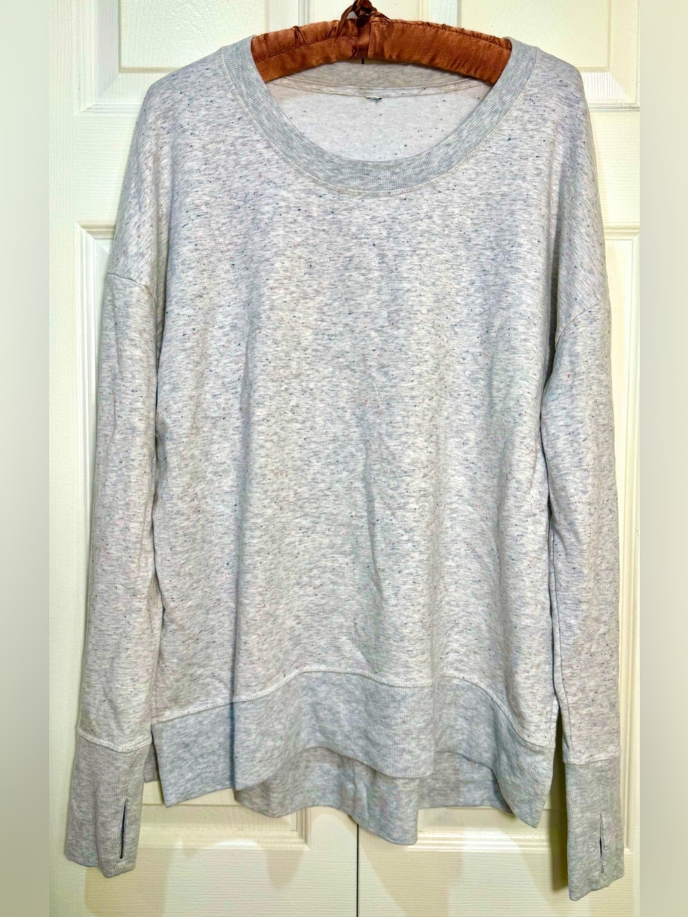 Athleta Pacifica Hi-Lo Sweatshirt Confetti Gray Thumbhole Pullover M